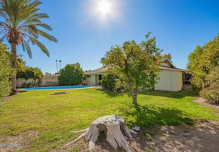 650 E Malibu Dr — Photo 3
