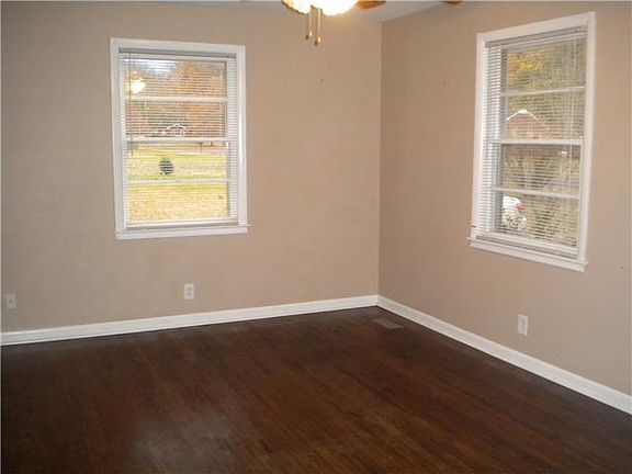 4th image of 1903 Meadowgreen Dr