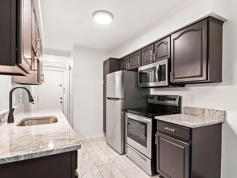 3034 Forest Creek Ct — Photo 1