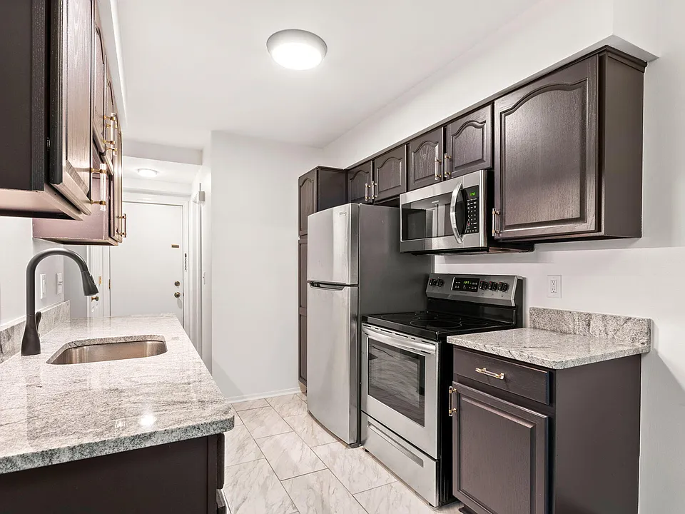 3034 Forest Creek Ct