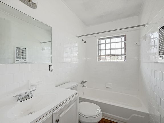 3rd image of 5315 Bellfort Ct