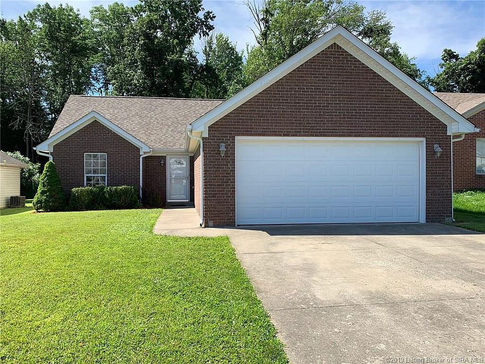 1st image of 914 Twin Oaks Dr