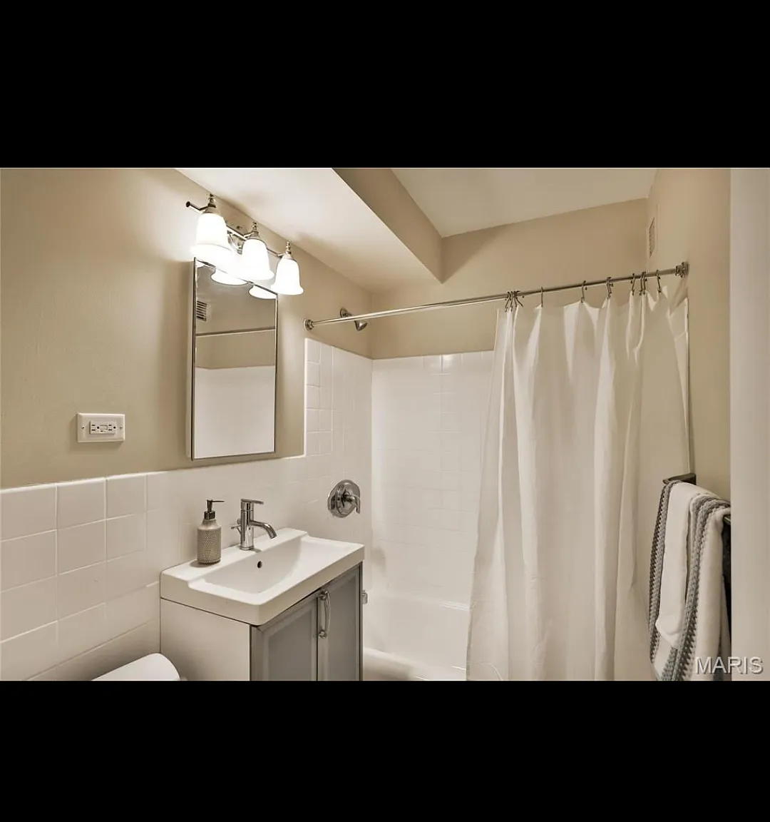 210 N 17th St — Photo 2