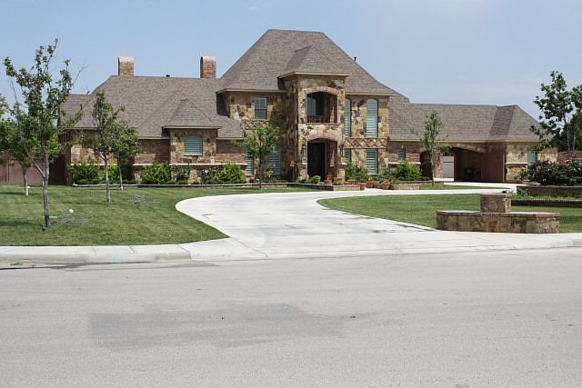 1st image of 1 La Paz Cir