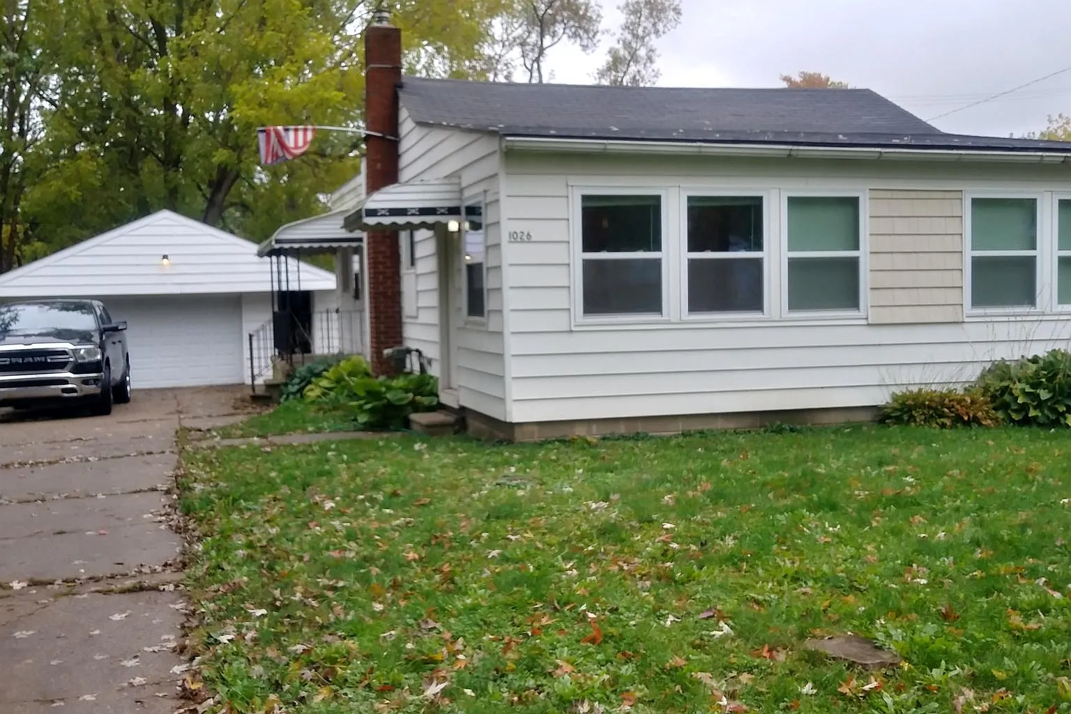 3 bed, 945 sqft, $1,500 — Photo 1