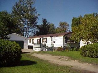 N5941 Derby Ln, Cecil, WI 54111