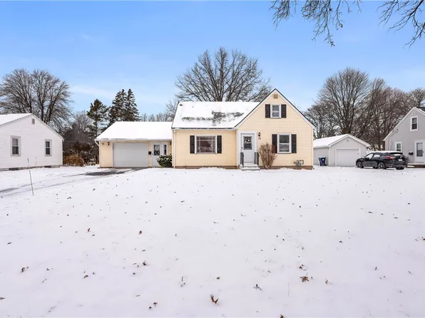 12 Charmaine Rd, Rochester, NY 14624