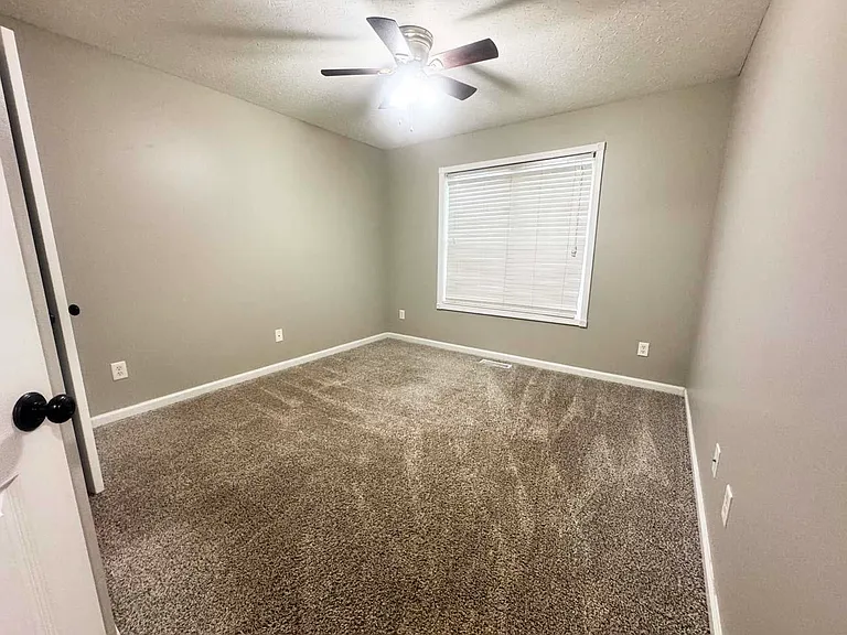 603 Aberdeene Ct — Photo 5