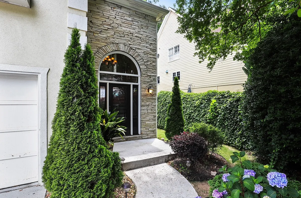 Building Photo - 1061 Shady Valley Pl