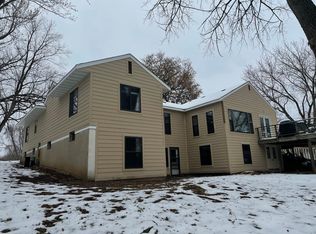 1090 Cullen Ave, Mendota Heights, MN 55120