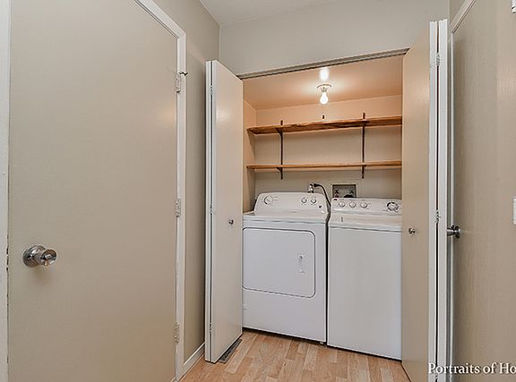 5th image of 2605 Country Oaks Ct #6-D