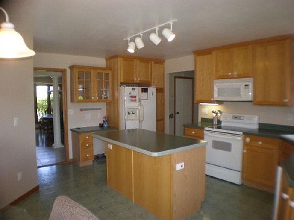 5th image of 1073 Willowick Ln