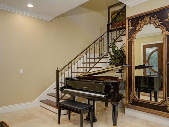 2nd image of 1151 Abbeys Way