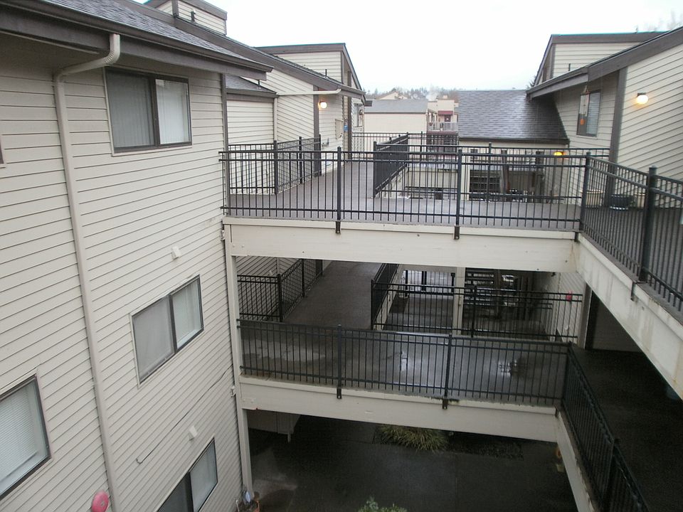 2nd image of 1123 16th Ave APT 35