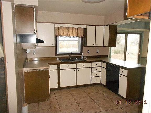4th image of 2724 Fleetwood Dr
