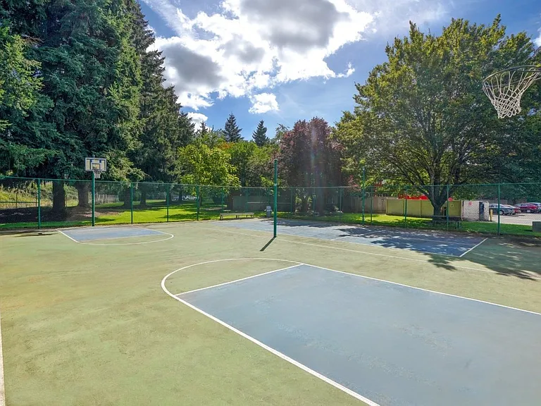 Oakbrook Apartments — Photo 12