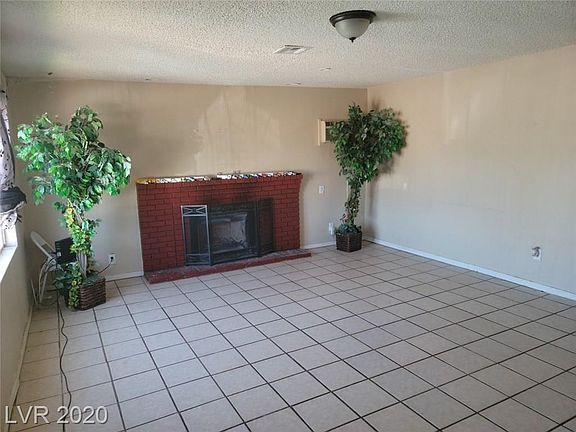 2nd image of 2305 W Cartier Ave