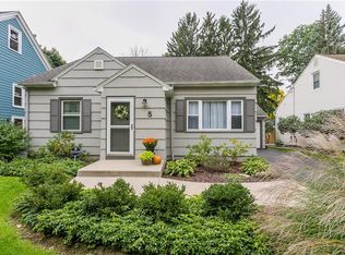5 Elmcroft Rd, Rochester, NY 14609