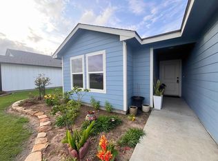 702 Flycatcher Dr, Palacios, TX 77465