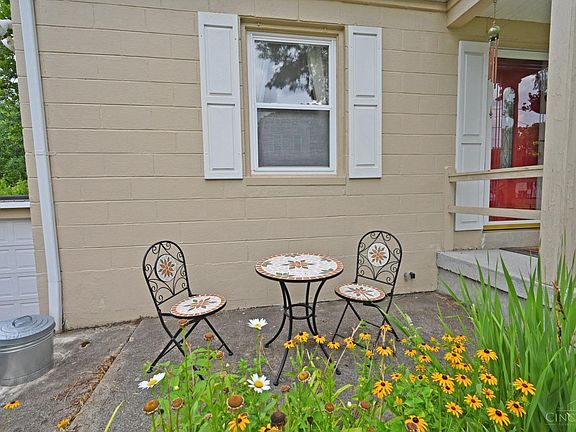 4th image of 1630 Edna Ave