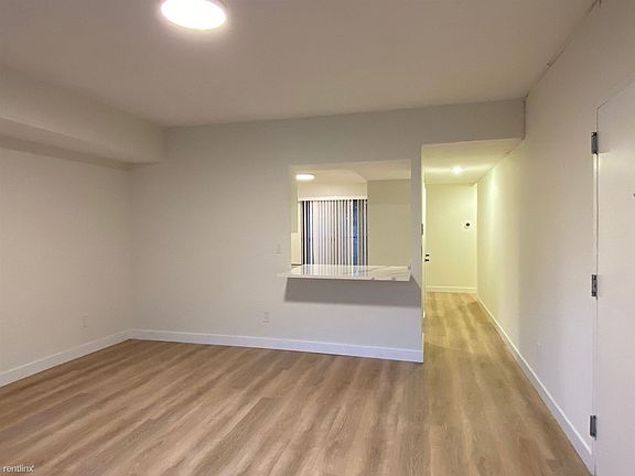 landlord_unit_photo_69026240_4