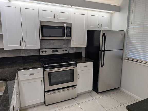 3rd image of 1506 Whitehall Drive #203