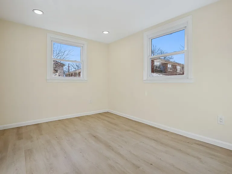 4 Lincoln Pl — Photo 24