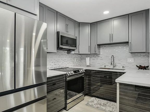 4th image of 1775 Diamond St