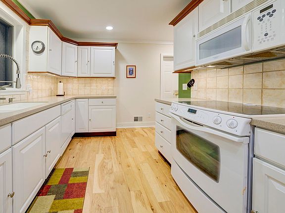 2nd image of 3900 N Trillium Dr