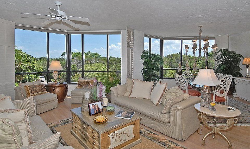For Sale: 1241 Gulf of Mexico Dr. #208, Longboat Key, FL 34228