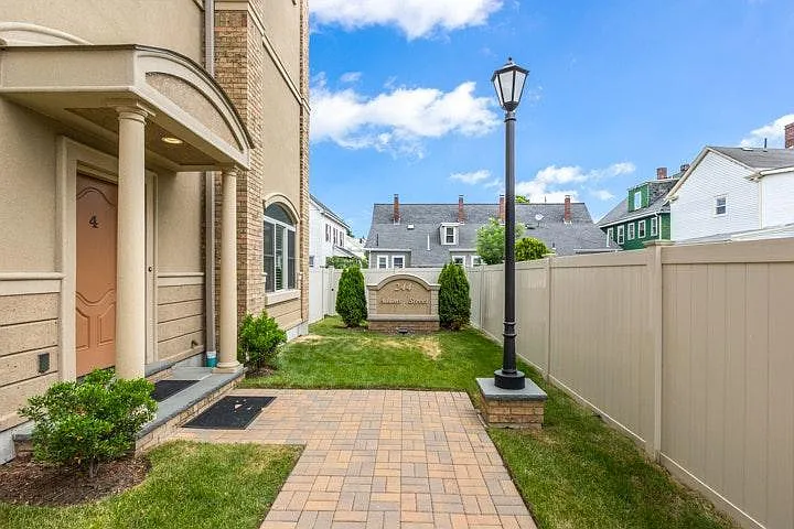 244 Adams St #2 — Photo 2