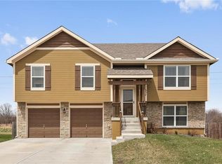 637 Terry Dr, Pleasant Hill, MO 64080