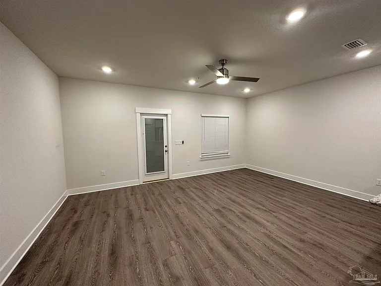 1542 Iroquois Ct — Photo 6