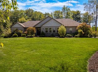 4350 Chickadee Cir, Syracuse, NY 13215