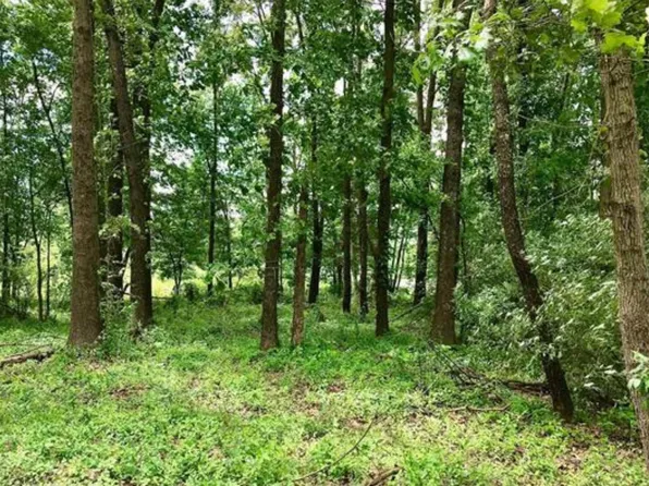 Eastland Rd, Marion, IL 62959