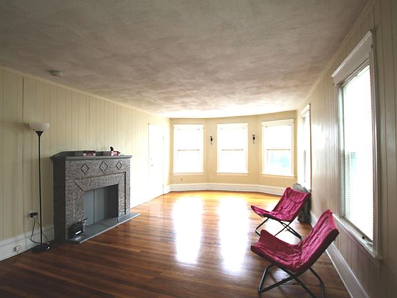 5th image of 65 Trenton St Floor 1