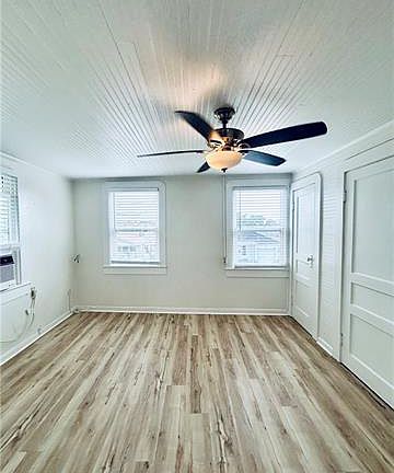 5th image of 580 1/2 Avenue G #A