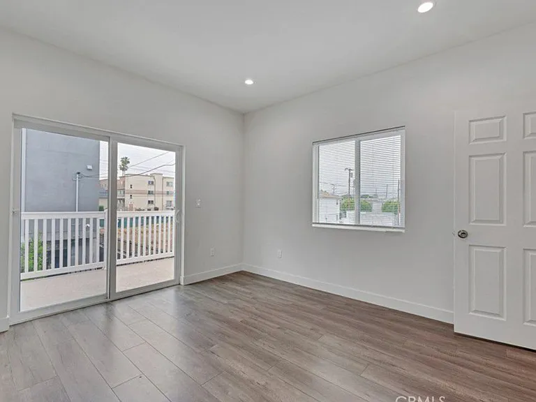 6744 Radford Ave — Photo 20