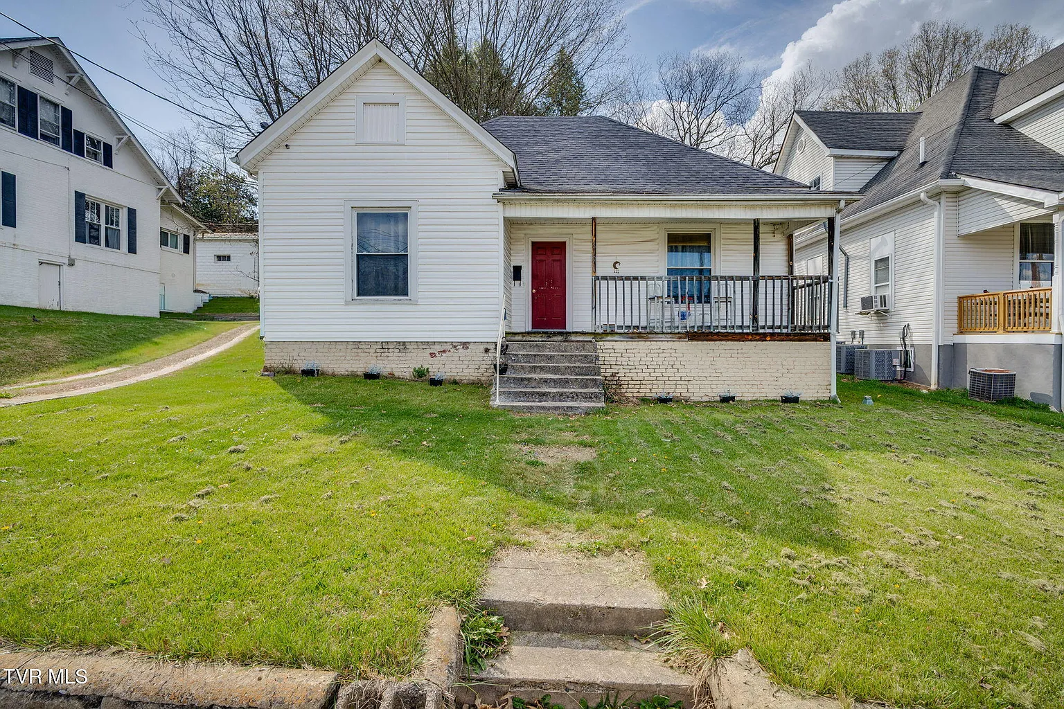 610 Holston Ave photo 1