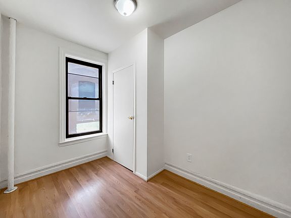 4th image of 254 Manhattan Ave #4D
