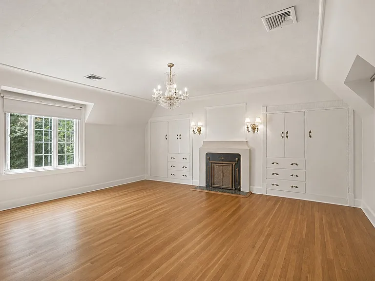 72 Hampton Rd — Photo 14