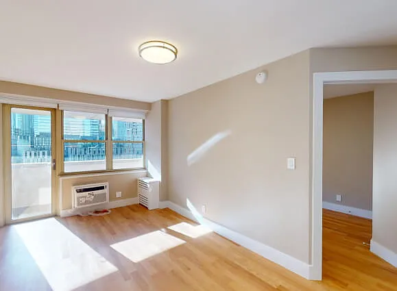 310 Greenwich Street — Photo 3