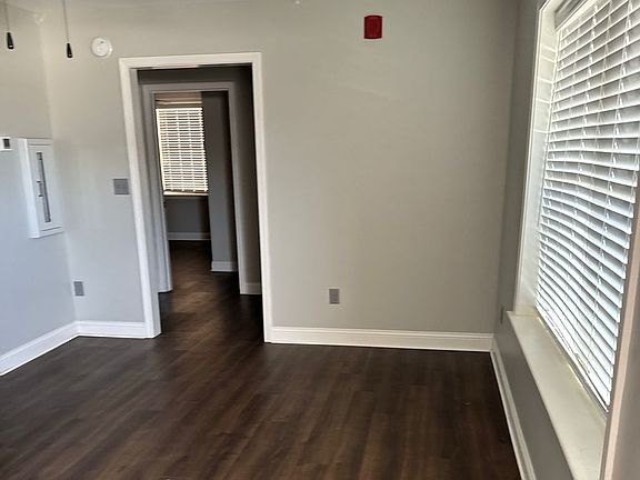 2nd image of 103 E Main St APT A