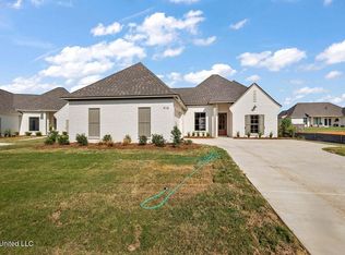 416 Aurora Cir, Canton, MS 39046