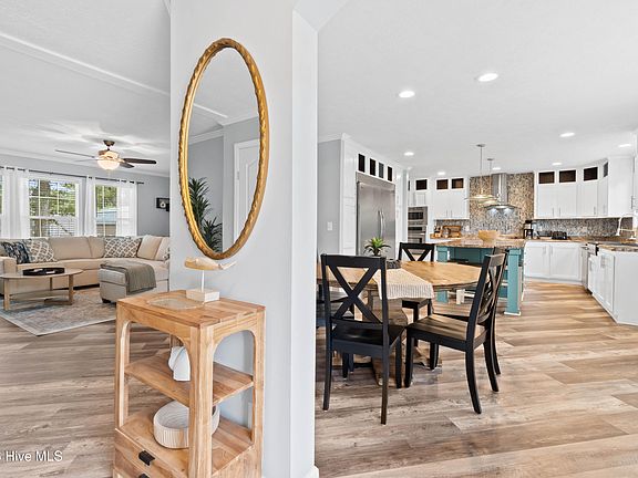 5th image of 1840 Ocean View Drive SW