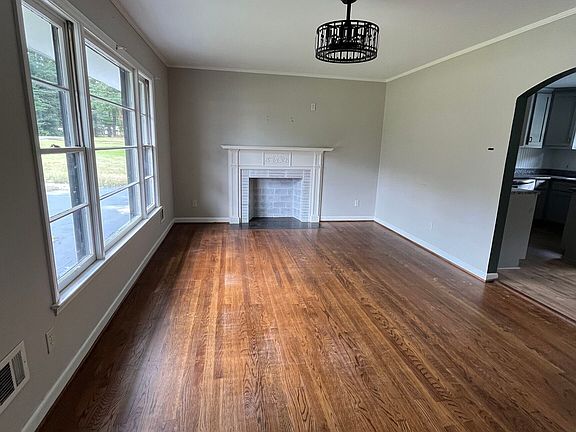 2nd image of 204 Diane Dr