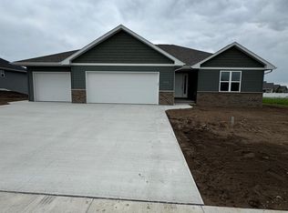 859 Joeanna Way, Pulaski, WI 54162