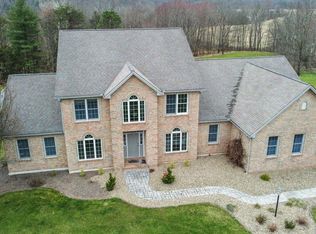 1905 Valley Rd, Etters, PA 17319