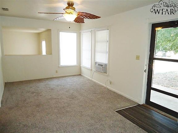 3rd image of 318 Rockwood Dr