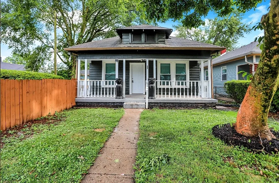 2 bed, 1886 sqft, $1,300 — Photo 1